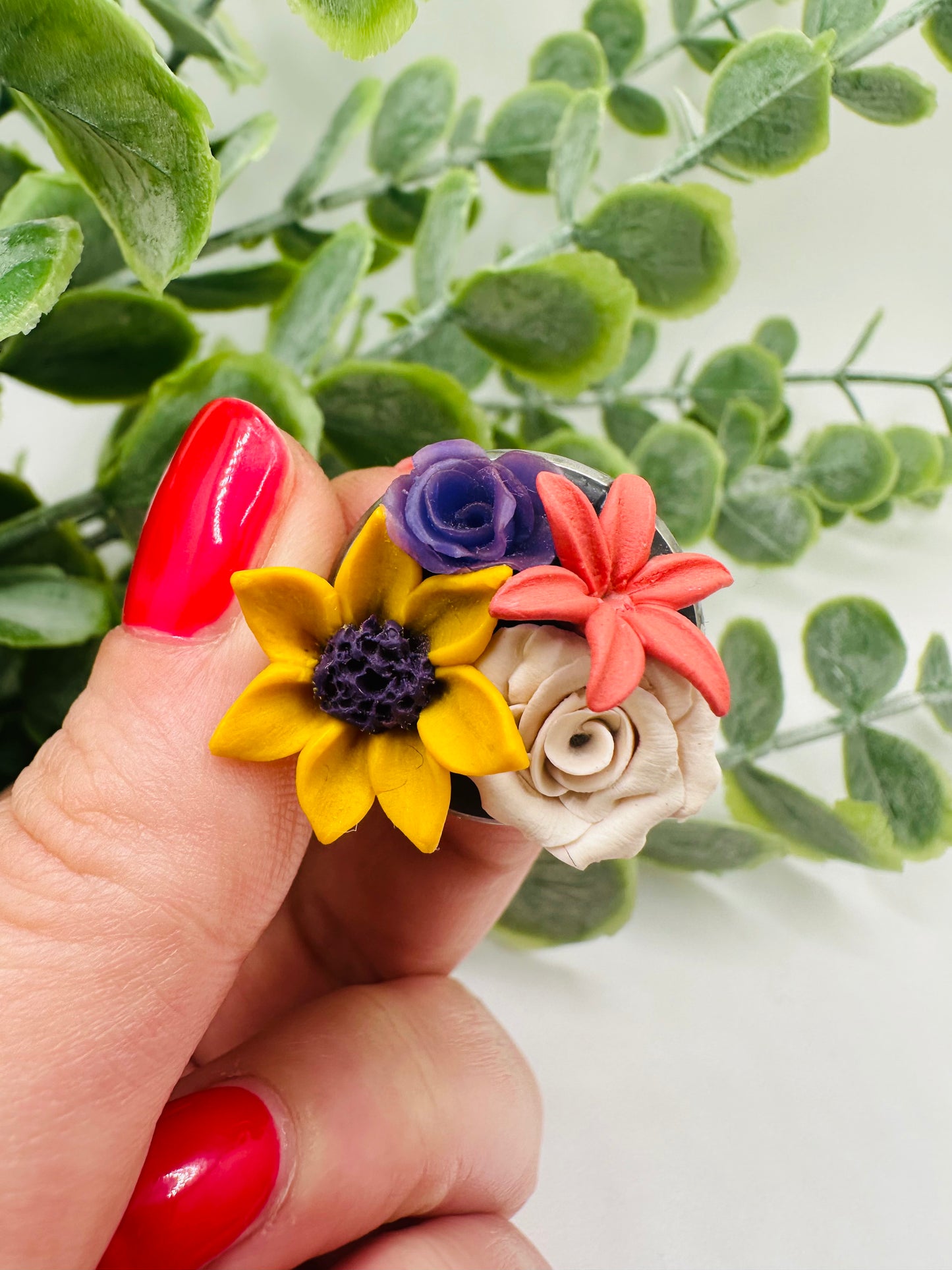 Sculpted Floral Brooch