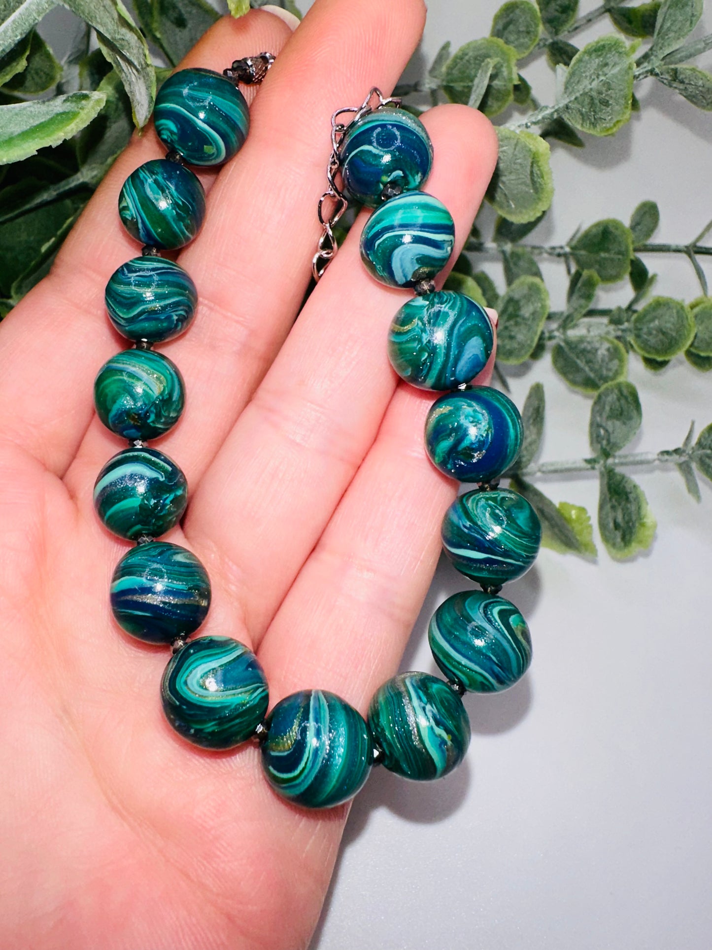 Hand-Rolled Marbled Teal Swirl Beads Bracelet