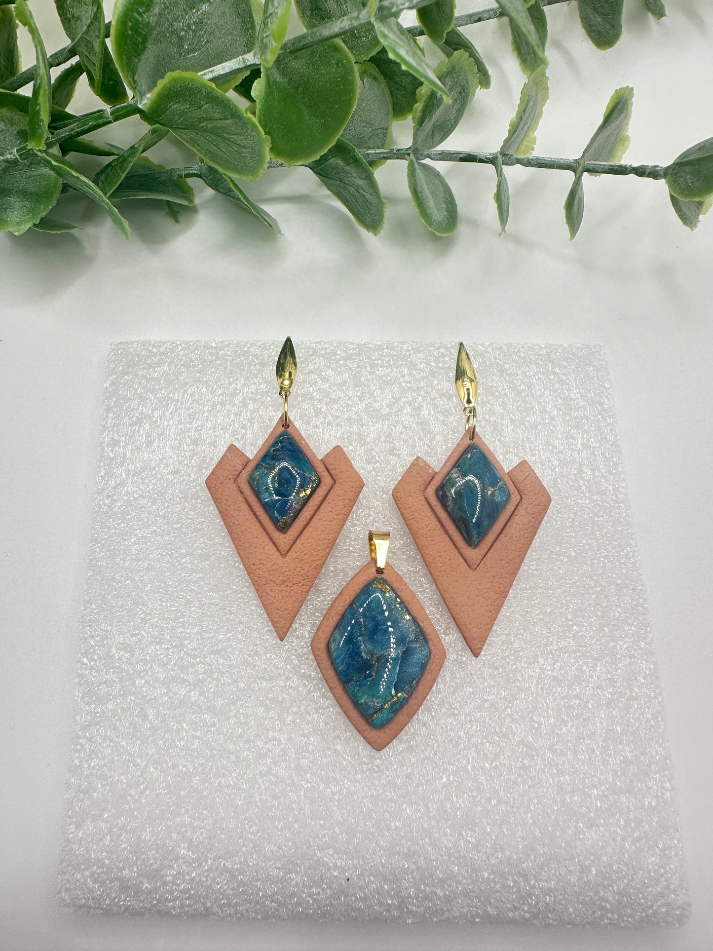 Ocean & Terracotta Drop Diamond Arrow Earrings & Necklace Set