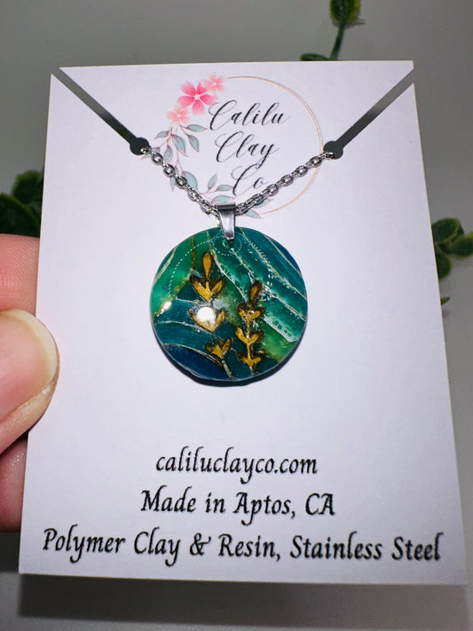 Round Marbled Greenish Teal Leaves