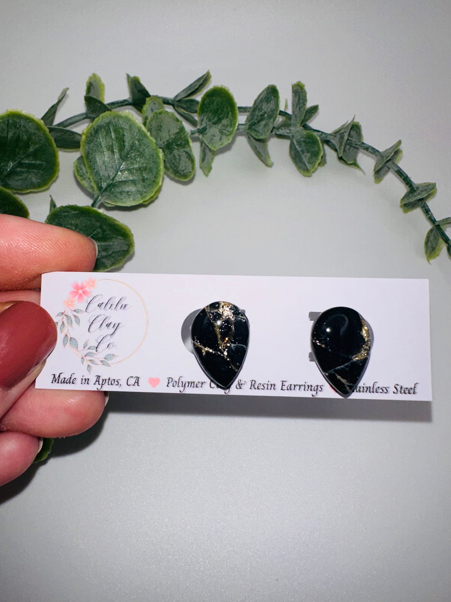 Black and Gold Marbled Teardrop Studs