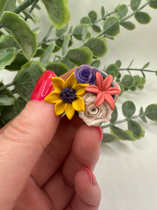 Sculpted Floral Brooch